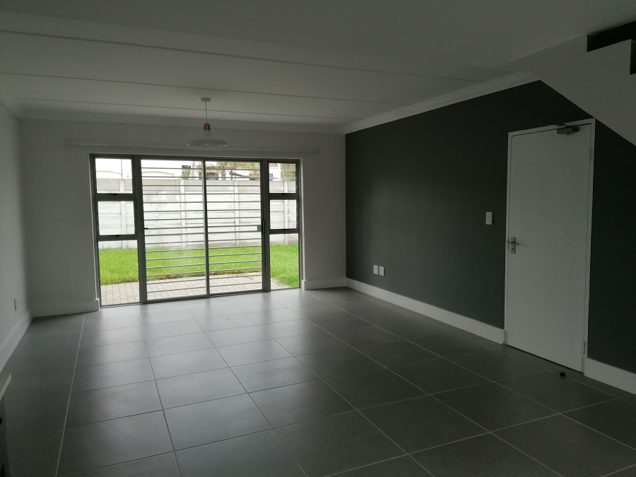 To Let 3 Bedroom Property for Rent in Langeberg Heights Western Cape